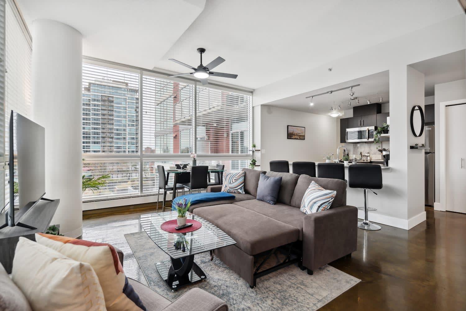 Upscale 2Br Condo - King Bed - Stunning Views Calgary Zewnętrze zdjęcie