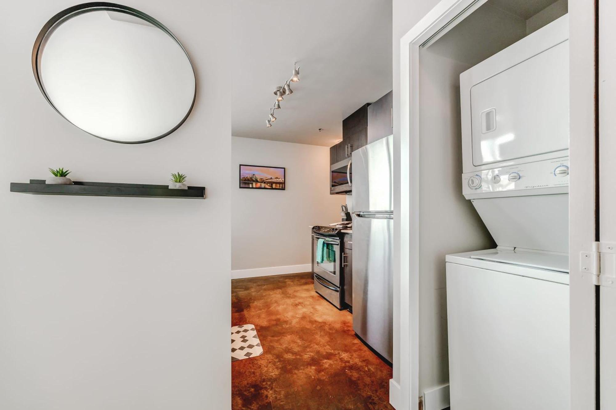 Upscale 2Br Condo - King Bed - Stunning Views Calgary Zewnętrze zdjęcie